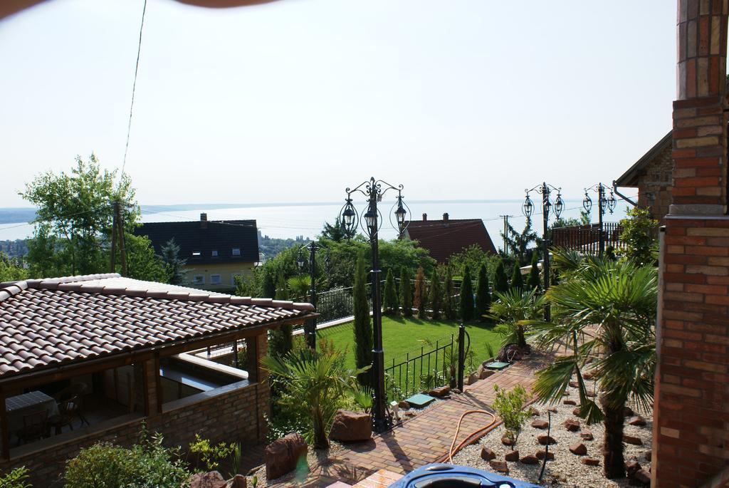 Sargarigo Apartman Haz Hotel Balatonalmádi Buitenkant foto