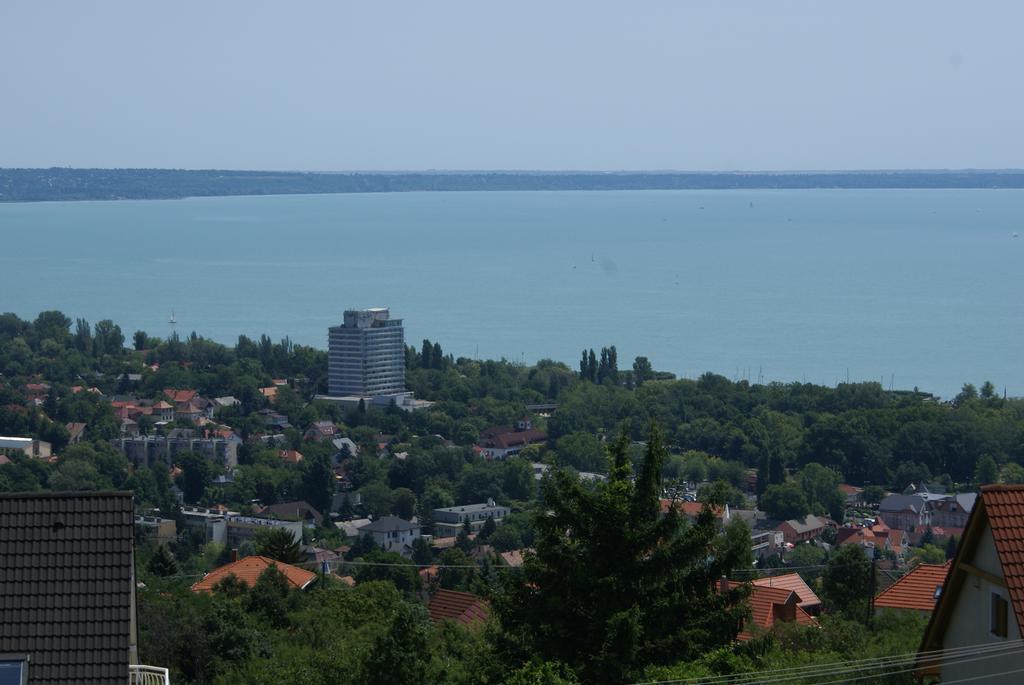 Sargarigo Apartman Haz Hotel Balatonalmádi Buitenkant foto